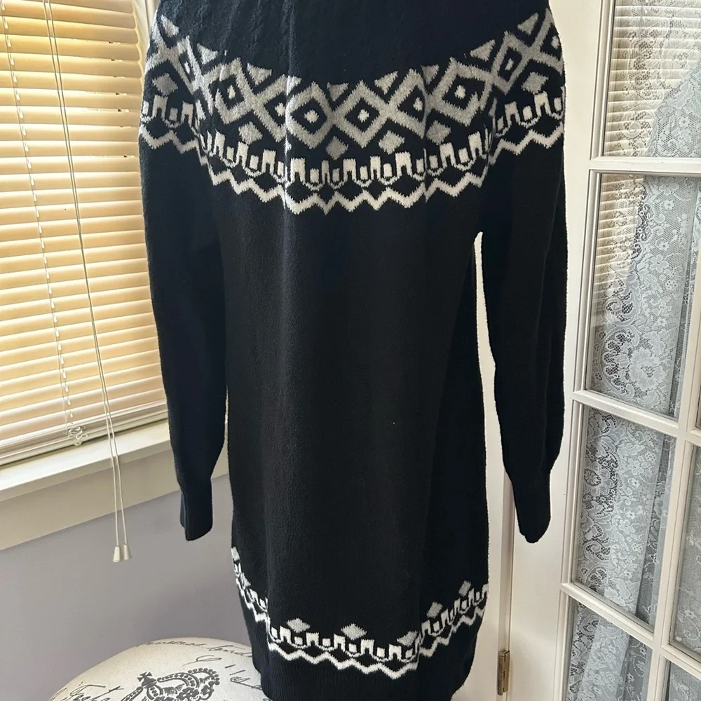 LOFT Black and White Geometric Long Sleeve Dress NWOT - Picture 2 of 4